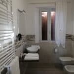 bagno camera matrimoniale deluxe Claudio rooms